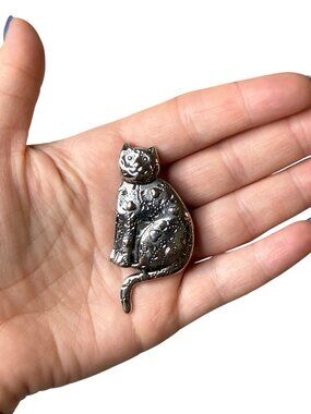 Vintage LR Lady Remington Cat Brooch Silver Tone Textured Figural Pin 2"